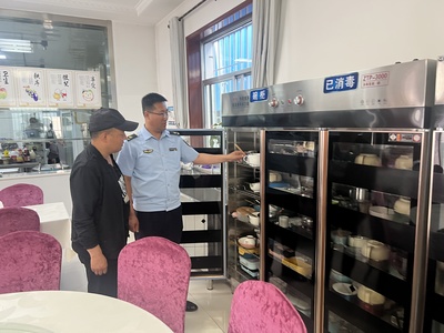 甘州區東北郊市場監管所開展餐飲具洗消保潔專項檢查，守護舌尖安全